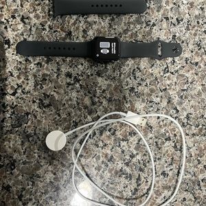 Black Apple Watch SE 40mm